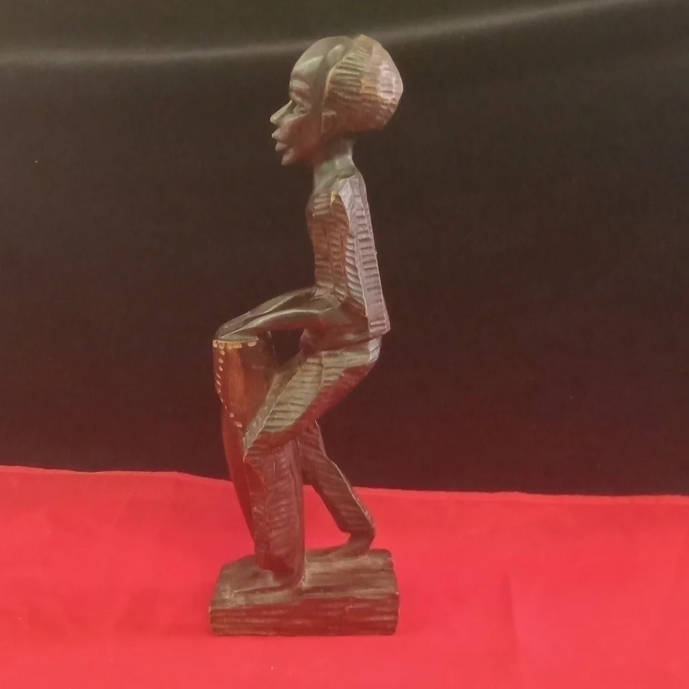 Vintage Handcarved Wood Figurine Man African With Drum Africa Primitive - Picture 2 of 6